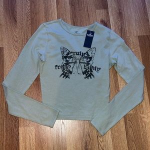 NWT Hollister small long sleeve 🤍